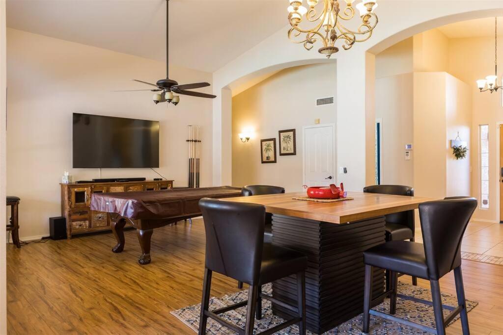 Private Paradise With Pool Heater, Spa, Billiards Avondale Bagian luar foto